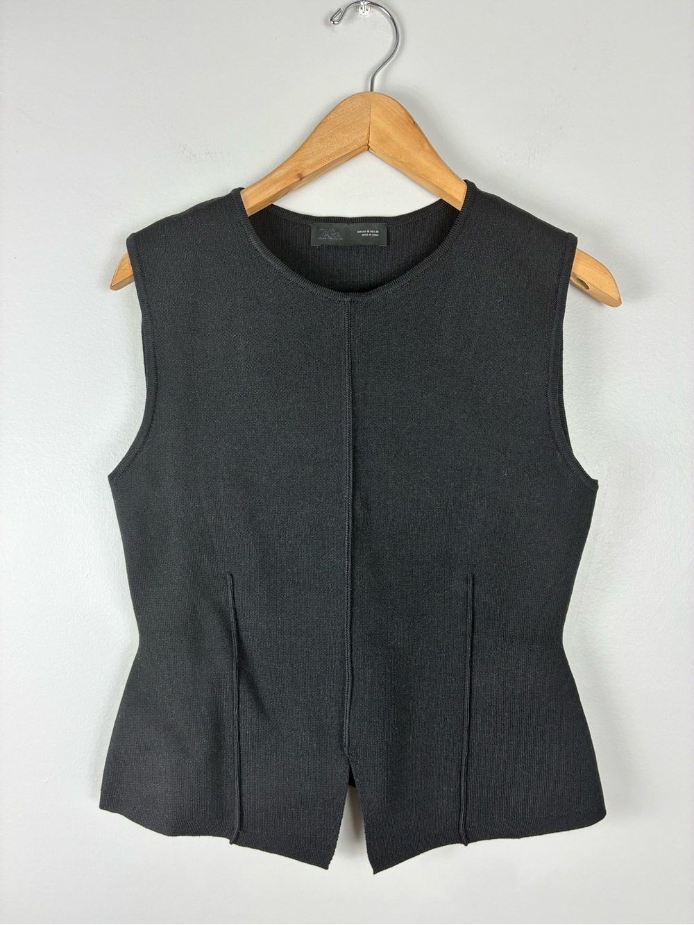 Zara Sleek Black Knit Ribbed Stretch Sleeveless Top M Classic Minimalist - Picture 3 of 11